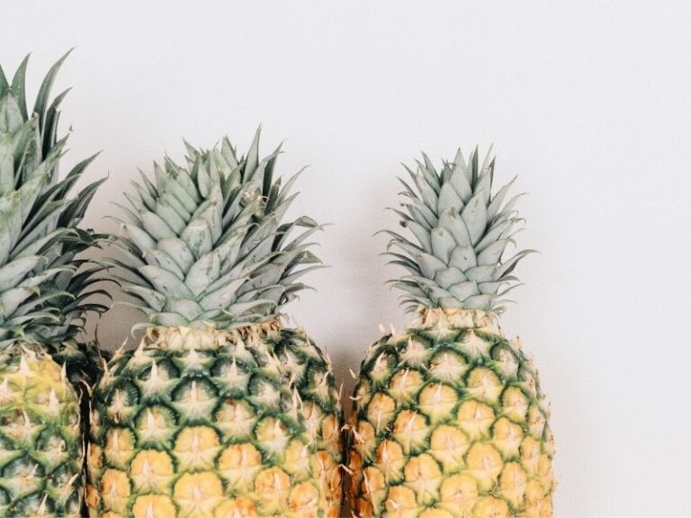 Zo kan je zien of een ananas rijp is! Zo kan je zien of een ananas rijp is!